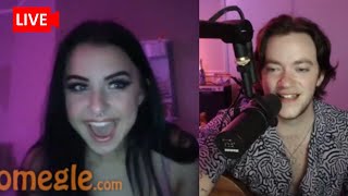 Download lagu Singing to People on Omegle (ON LIVESTREAM) mp3
