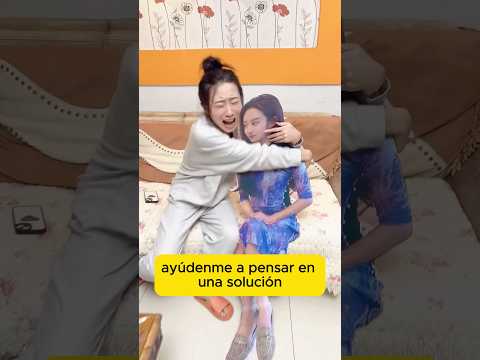 Cambiar los objetos de la casa por recortes de papel para gastar una broma a mi hermana gemela.