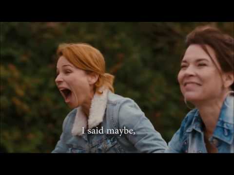 Wonderwall -  Oasis (lyrics) Mommy Scene