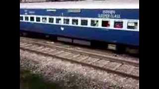 preview picture of video '19611 Ajmer Amritsar Express Departing From Faridkot PF No 1 heading Towards FZR'