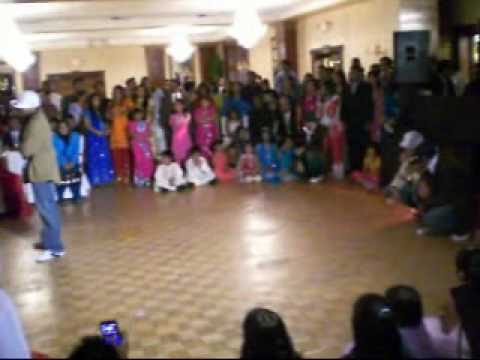 GREATEST MEHNDI DANCE EVER!!!!!