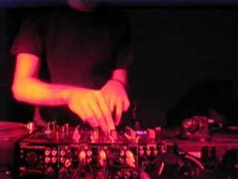 JUNIOR JACK E-SAMBA is BURNIN' DAFT PUNK