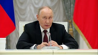 «А детки у вас есть?»: Путин призвал молодого ученого сосредоточиться над созданием семьи