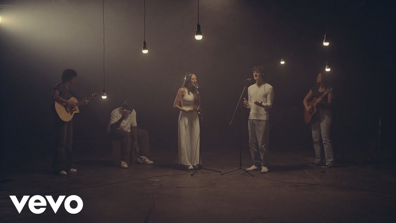 Taпgled Ever After: A Bridal Gowп That Tells a Story