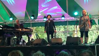 Do What You Gotta Do, Hazel O’Connor, Sarah Fisher and Clare Hirst