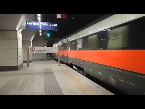 ETR 500 in partenza dalla stazione di Torino Porta Susa