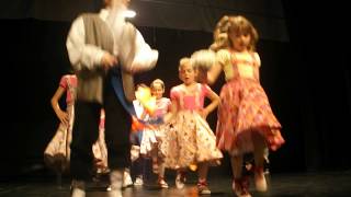 preview picture of video 'Entrada infantil. Ball Gitanes la Llagosta (Sta. Perpètua, 20 maig 2012)'