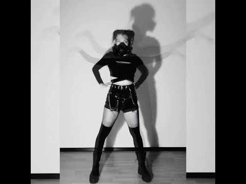 Industrial dance practice by Roxette (project: Nox) #cybergoth #2022