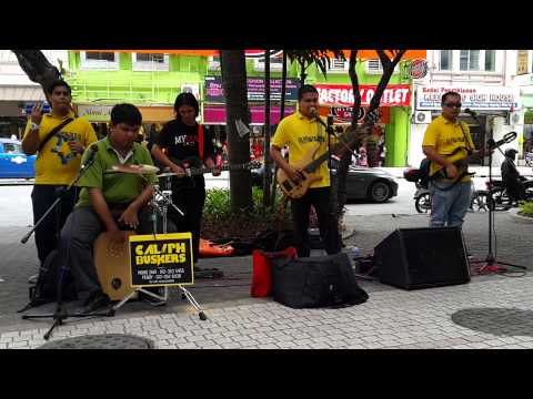 Amazing guitar solo and voice by Caliph Buskers - SWEET CHILD O' MINE