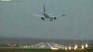 preview picture of video 'Lufthansa Airlines Nearly Crashes During Crosswind Approach'