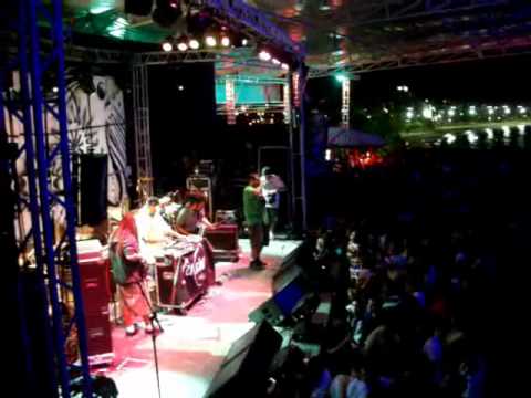FUSION DUB & MC ADIKTO  ILHA SHOW  13 08 11