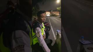 Download lagu Komedi Security👮Tatap Mata Saya👀🤣 #shorts #lucu #hiburan #cilincing #security mp3
