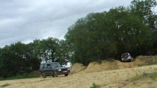 preview picture of video 'Land Rover Discovery V8i at Yarwell, 19th June 2011'