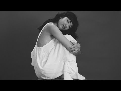 Mari Merenda - BOTE NO LUGAR (Visualizer)