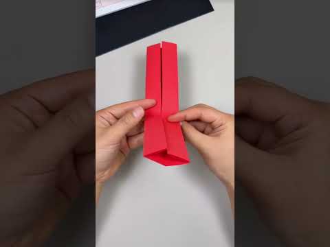 Soporte para portátil creado a partir de una sola hoja de papel reciclado que soporta hasta 10 libr