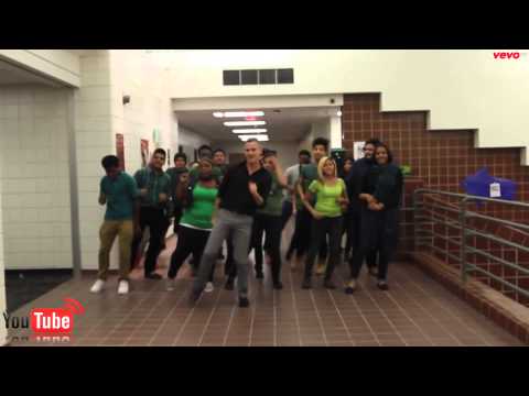 A. Maceo Smith New Tech High School - Uptown Funk Dance - Full HD 2015