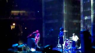 Silversun Pickups &quot;Growing Old Is Getting Old&quot; Live @ United Center Chicago, IL 03-12-10