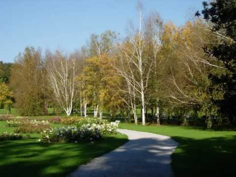 ARBORETUM   v   Volčjem  Potoku  in  pevka       Silva Kosec - Rožic ne bom trgala