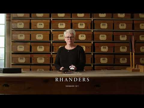 Our Iconic Styles: Helena Mittens with Pearl Lamb Lining | RHANDERS