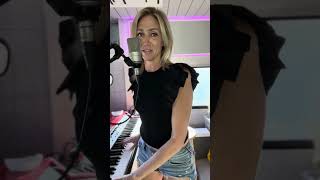 Download lagu Debbie Gibson Celebrates 35 Years of 'Lost In Your Eyes' mp3