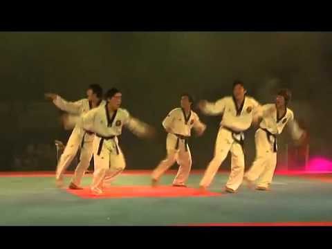 CUMA POKER - Taekwondo vs B Boy Battle