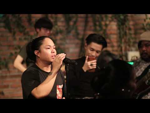 POLYCAT & JAYSON C. CREER – กลับมาเถอะนะ (Come Back To Me) - Live @ Thay Ekamai