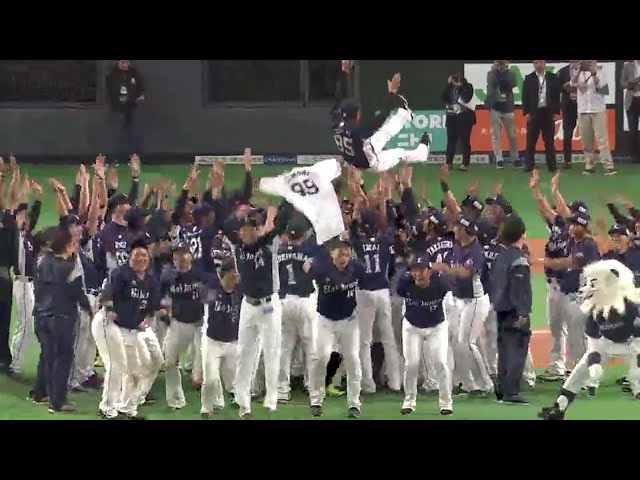 10年ぶりのリーグ制覇!! ライオンズ・辻監督が歓喜の宙に舞う!! 2018/9/30 F-L