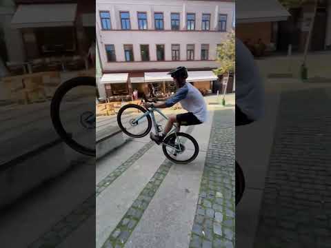 Велоспорт When you bring #Gravel into #Trials / @VasekKolar