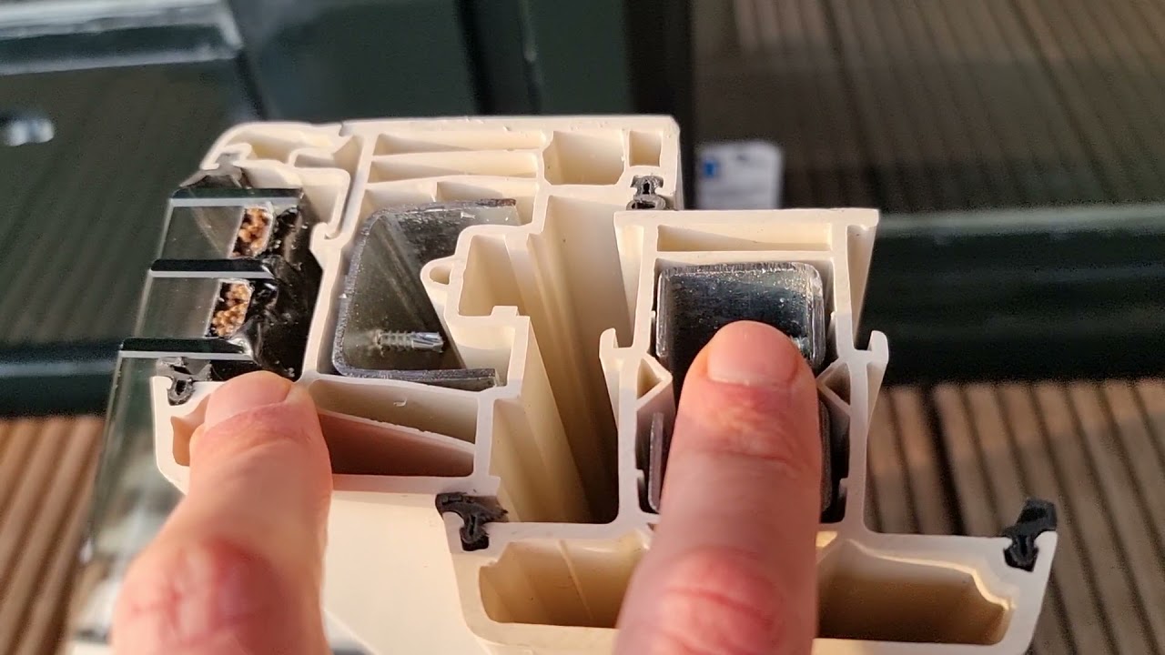 Houten VS Kunststof Kozijnen [Wat is Anno 2023 Het Beste?]