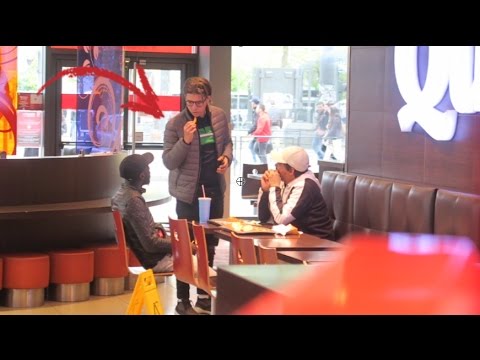 PRANK MANGER LA NOURRITURE DES INCONNUS