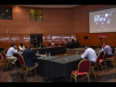 El COE autorizó la presencialidad de las clases para el 2021 y la extensión horaria en locales gastronómicos