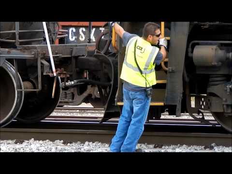 CSX Power Move On O800 Blows Brake Line and Causes a Traffic Jam