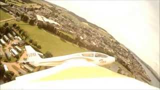 preview picture of video 'RC Fox glider flying acrobatics above Tayport'