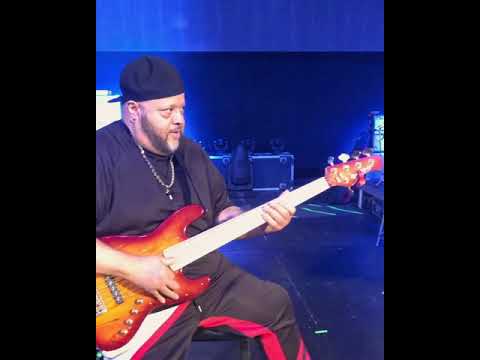 Fred Hammond - GK Legacy 800 with Neo 410 Cabinet