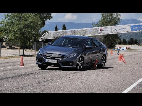Honda Civic Sedán 2017 – Maniobra de esquiva (moose test) y eslalon | km77.com