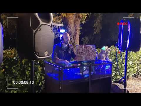 Dj-Axel Dj a 360° ogni genere musicale Montebelluna Musiqua Dj-Axel Dj a 360° ogni genere musicale Montebelluna Musiqua