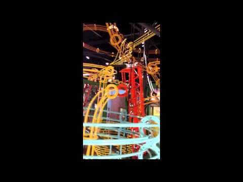 Family Museum Ball Sculpture - 2nd video short