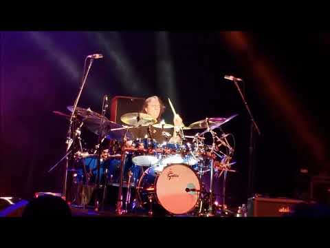 Vinnie Colaiuta Drum Solo  w/Jeff Beck