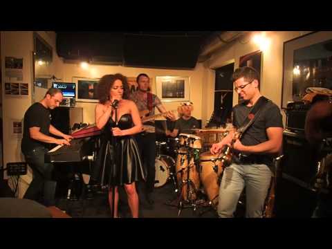 Süperlove_ZWE_02042106_Teil1, Farina Miss