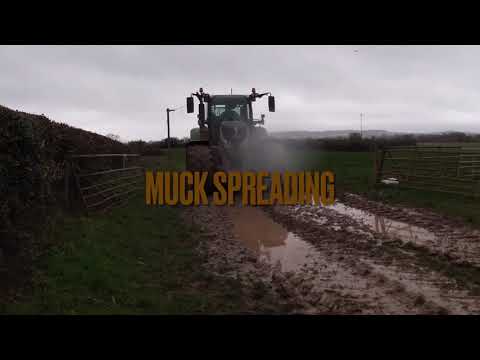 Muck spreading from the shed | fendt 724&bunning