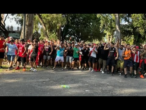 "LA BARRA DE RIVER, UNIDOS DESCONTROLADOS" Barra: Los Borrachos del Tablón &bull; Club: River Plate &bull; País: Argentina