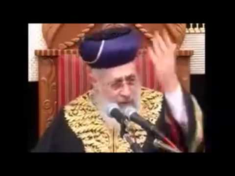 Rav Yitzchak Yosef Slams Sephardic Yeshiva That Bans Maran's Seforim