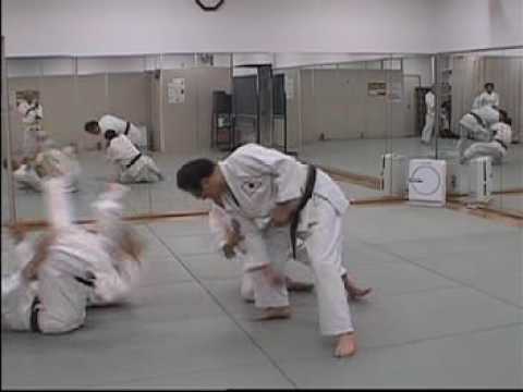 信武会　片腕４人　諸手捕り崩し投げ