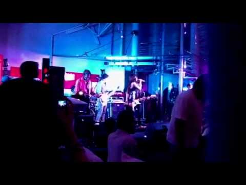 Inna kamarie Feat Piyu ( Ternyata cinta)