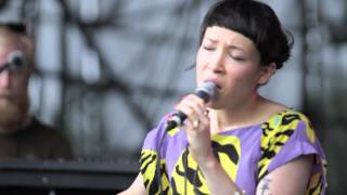 Little Dragon &quot;Please Turn&quot; (Live) &amp; &quot;Feather&quot; (Live) + Interview @ Roots Picnic 2011