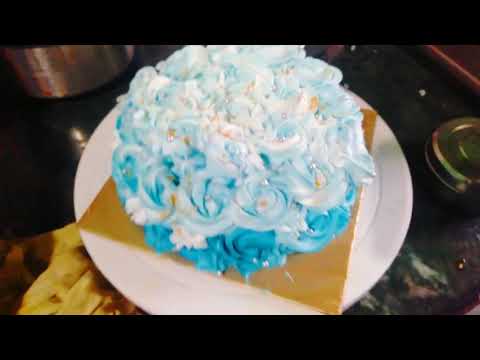blue Barry full rose cake