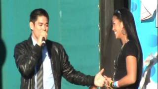 Jay-R Serenades Champion Ana Julaton