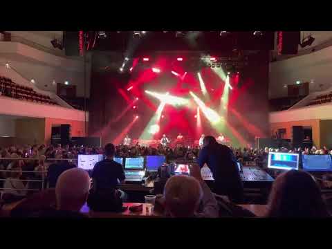 Caroline     Status Quo Belfast 27/02/22