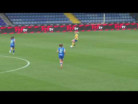 KVC Westerlo Ladies and KRC Genk Ladies on 11.10.2025: a ball against the post