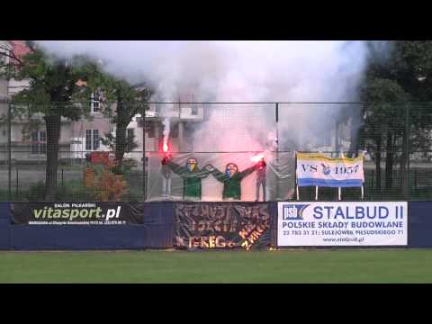 Oprawa kibiców Victorii Sulejówek (Victoria - Okęcie 25.05.2013).
